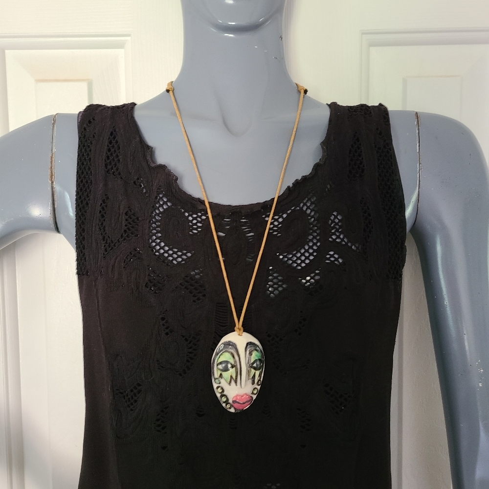 Mini Ceramic Mask Pendant - Picture 7 of 9